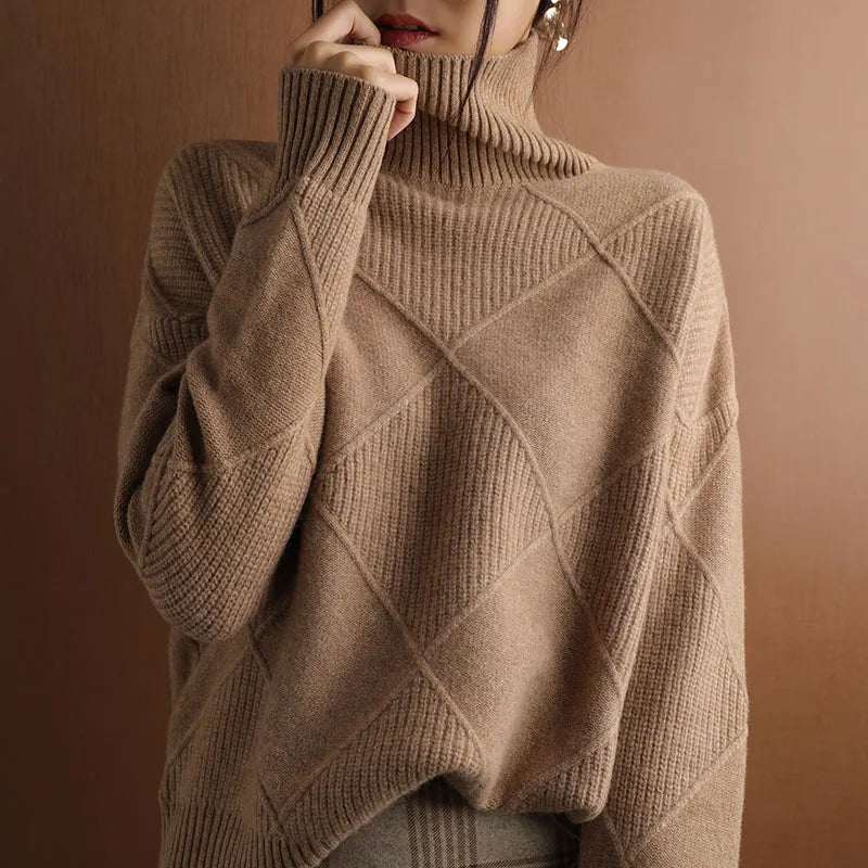 Niobe - Strukturalny sweter z golfem