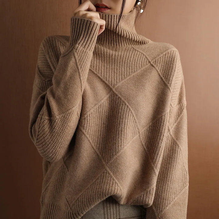 Niobe - Strukturalny sweter z golfem
