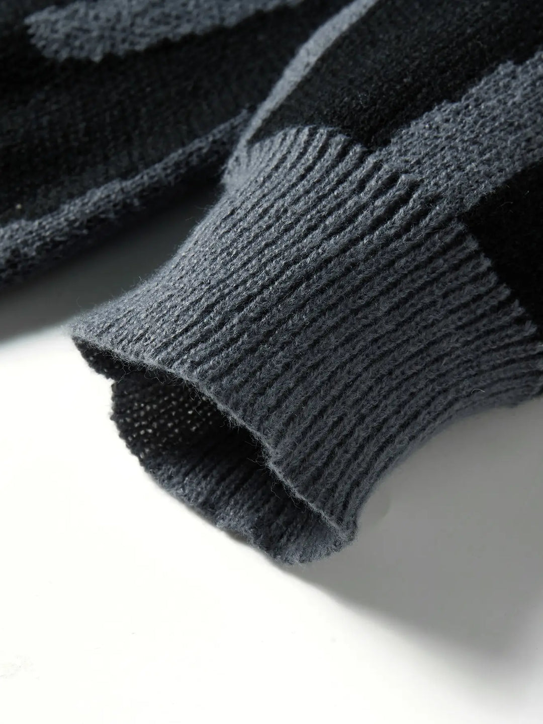 Jacob -Abstrakcyjny sweter