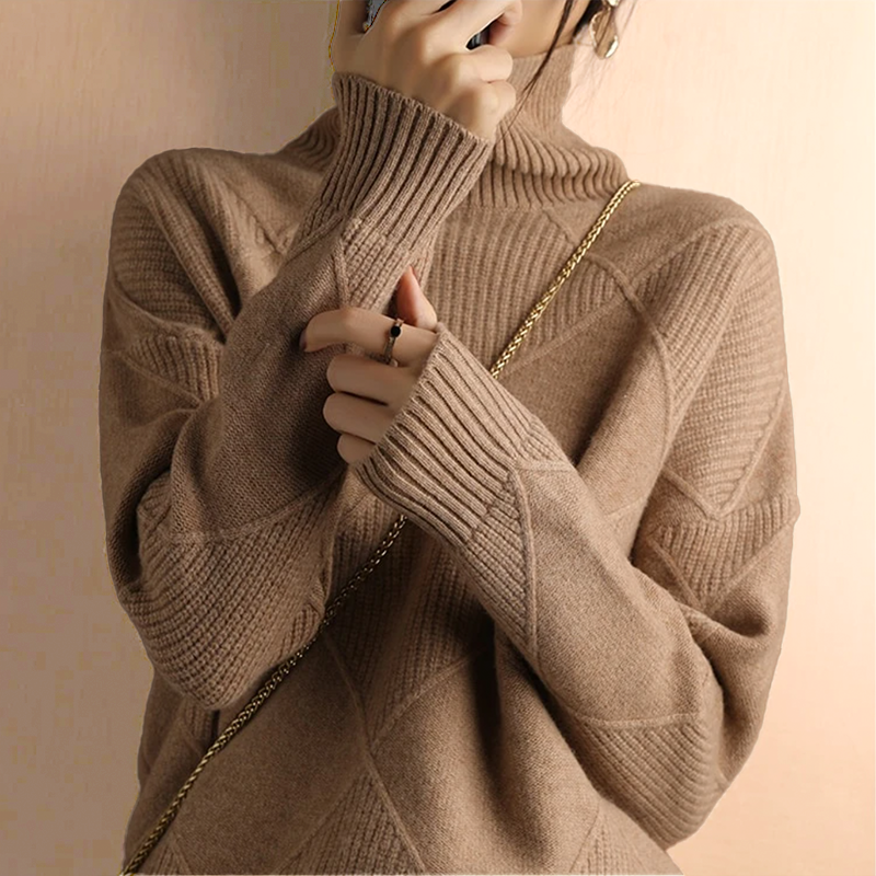 Niobe - Strukturalny sweter z golfem
